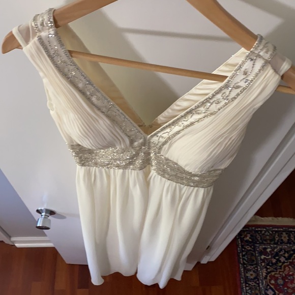 Dress to impress, Beautiful dress, night gown, delicate, simple elegance size 2 - Picture 6 of 11